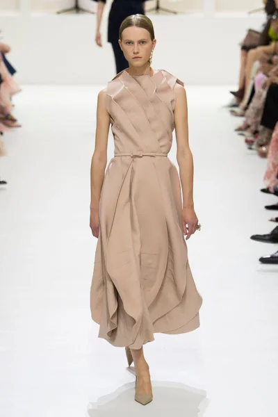 Look 11